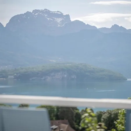 Venez Chez Vous La Maison Bleue