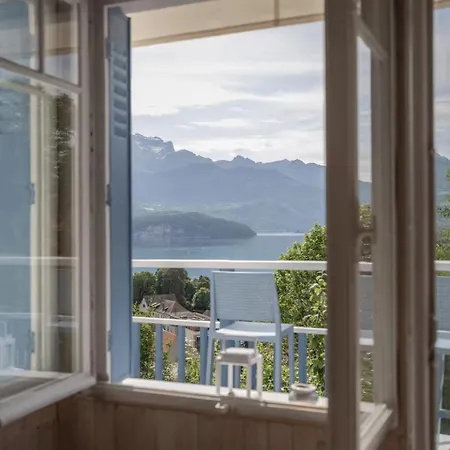 Venez Chez Vous La Maison Bleue