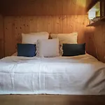 Venez Chez Vous La Maison Bleue Sévrier