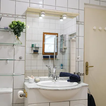 Venez Chez Vous La Maison Bleue Sevrier